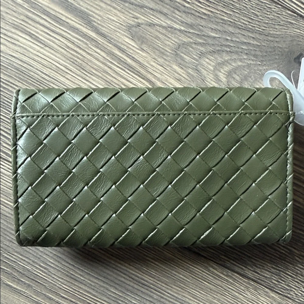 Time and Tru Olive Quilted Wristlet with Gold Accent
